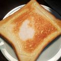 ＊＊ねこ＊'s cooksnap of when they made 必ず家にあるアレでお絵かきトースト.