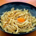 AceK_meshi's cooksnap of when they made アヒージョ炒め大玉ネギの焼きうどん.