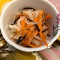 ♪でこ♪'s cooksnap of when they made 塩昆布で旨味アップ大根と人参のなます.