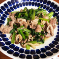 ちゃちゃふく's cooksnap of when they made 豚肉と小松菜しめじのオイスター炒め.