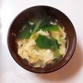 クックL8U9HI☆'s cooksnap of when they made チンゲン菜と卵の味噌汁.