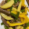 yuuurin＊'s cooksnap of when they made ★簡単！じゃがいもとピーマンの牛肉炒め★.