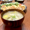 Superlittleboo's cooksnap of when they made 具だくさん味噌汁＊うま塩（減塩）.