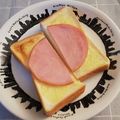 ☆hikonyan☆'s cooksnap of when they made 朝食に☆超簡単 ハムマヨトースト☆.