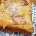ふちこさんさんさん's cooksnap of when they made 簡単！！ベーコン目玉焼きトースト.