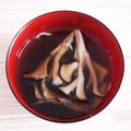 アクセル☆'s cooksnap of when they made 風邪インフルエンザ対策マイタケのお吸い物.