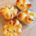 mikko6's cooksnap of when they made ※米粉でお花パン※.