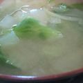 あゆたっくん's cooksnap of when they made とろとろ玉ねぎと白菜が美味しい味噌汁.