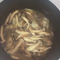 クックR9T471☆'s cooksnap of when they made 牡蠣とエノキタケのニンニクバター醤油炒め.