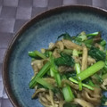 みがつくひと's cooksnap of when they made 舞茸と小松菜のにんにくしょうゆバター炒め.