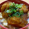 ☻せなたろす☻'s cooksnap of when they made 甘辛唐揚げの親子丼.