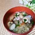 クックI7I5L1☆'s cooksnap of when they made ちくわ玉ねぎキャベツ椎茸ふの味噌汁.