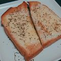 ひぃたろぉ～♪'s cooksnap of when they made バジルチーズトースト☆オイル時々はちみつ.