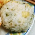 sa☆ku☆ra's cooksnap of when they made 簡単！余った天かすで悪魔のおにぎり.