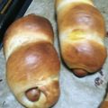 ameうめ's cooksnap of when they made チーズとろウインナー入りパーティーパン♪.