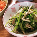 低カロ探検隊's cooksnap of when they made きのこと豆苗のゴマヨ和え.