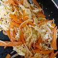 クックXVVB5I☆'s cooksnap of when they made にんじんとえのきサッと炒め.