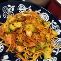 ☆sinnkuro★'s cooksnap of when they made ✤アボカドとベーコンのキムチ焼きそば✤.