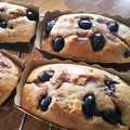 低カロ探検隊's cooksnap of when they made 黒豆煮汁リメイク☆黒豆とクリチのマフィン.