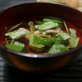 はらぺことりっぷ's cooksnap of when they made 簡単！ 和食に えのきと三つ葉のお吸い物.