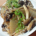 sucre1226's cooksnap of when they made 大根ステーキのきのこソース.
