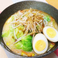 KotoLi☆'s cooksnap of when they made おひとりさまのとんこつ似ラーメン.
