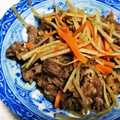 まぶたん's cooksnap of when they made 牛肉とごぼうと人参の煮物.