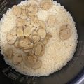 roseclover's cooksnap of when they made ごま油香る♪マッシュルームの炊き込みご飯.