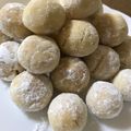 ☆あいみ☆'s cooksnap of when they made 材料３つ！簡単スノーボールクッキー.