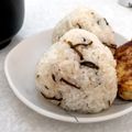 ＊たろもん＊'s cooksnap of when they made △塩昆布とごま油のおにぎり△.