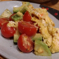まるりゅう's cooksnap of when they made アボカドとトマトの卵チーズ炒め.