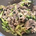 ひまわり１９８１'s cooksnap of when they made あっという間♪セロリと豚肉のカレー粉炒め.
