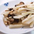 ゆこにゃん's cooksnap of when they made 長いもときのこのバターしょうゆ炒め.
