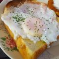 ねーーー's cooksnap of when they made 天空の城ラピュタのパズー特製目玉焼きパン.