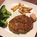 karingo425's cooksnap of when they made シャキシャキもやしの生姜焼きハンバーグ.