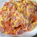 黄金の輝き亭's cooksnap of when they made 簡単副菜♪トマトベーコンカニカマの卵炒め.