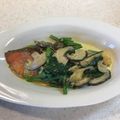 inaoppy's cooksnap of when they made 鮭とほうれん草のカレークリーム煮！.