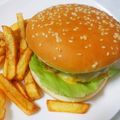 ＡＲＩＡ☆'s cooksnap of when they made めちゃうま！レタス＆チーズバーガー.