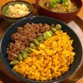 中村ベーカリー's cooksnap of when they made 我が家no牛そぼろ卵のニ色丼.