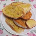 たりゆっちぃ's cooksnap of when they made 簡単！カリカリ絶品のガーリックトースト！.