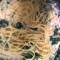 みのむしざえもん's cooksnap of when they made ほうれん草と鮭フレークのクリームパスタ.
