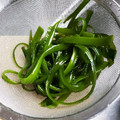 まなまんま's cooksnap of when they made 新わかめの下ごしらえ.
