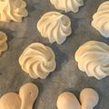 ミシュラン1201's cooksnap of when they made 卵白消費に！サクサク焼きメレンゲ.