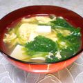 ＠迷子＠'s cooksnap of when they made 三つ葉と卵と豆腐のお吸い物.
