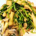 あやぽっくる〜's cooksnap of when they made ☆豆苗ときのこのオイスターソース炒め☆.