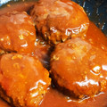 あくび♬'s cooksnap of when they made 懐かしの味♡母の煮込みハンバーグ.