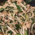 やよみ's cooksnap of when they made ニラ❀もやし❀挽肉❀のオイソイソー酢炒め.