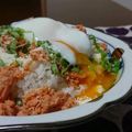 ダイナマイト漆黒's cooksnap of when they made 鮭そぼろと大葉の粉チーズ温玉丼♪.
