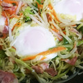 ゆにコーン's cooksnap of when they made 冷蔵庫整理★　千切り野菜の巣ごもり卵.