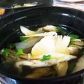 なおきんとん's cooksnap of when they made 舞茸と貝割れ大根のお吸い物.
